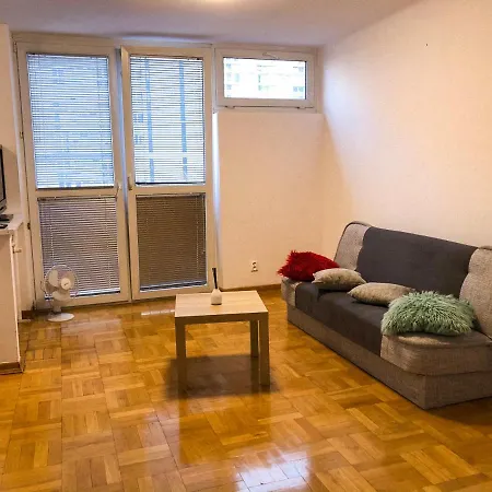 Zlote Tarasy Studio Apartment Warsaw