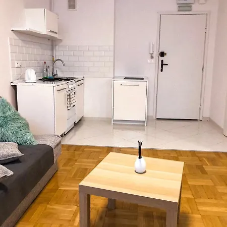 Zlote Tarasy Studio Apartment Warsaw